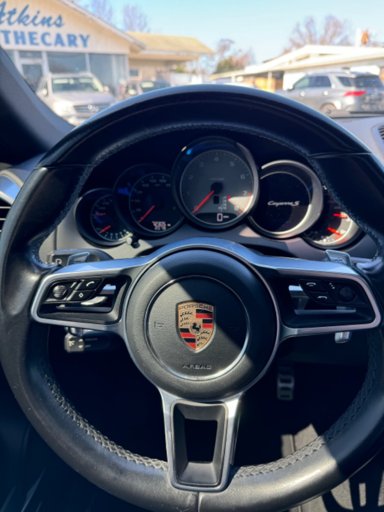 2017 Porsche Cayenne S's photo